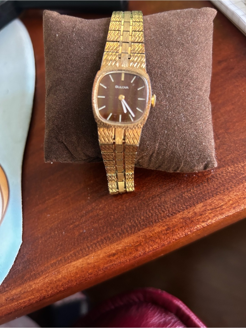 Bulova Gold-Tone Watch with Brown Dial and Patterned Bracelet vintage 1970s